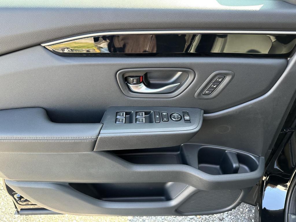 new 2025 Honda Pilot car, priced at $47,095