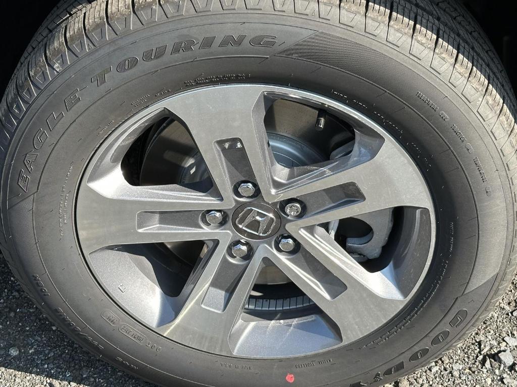 new 2025 Honda Pilot car, priced at $47,095