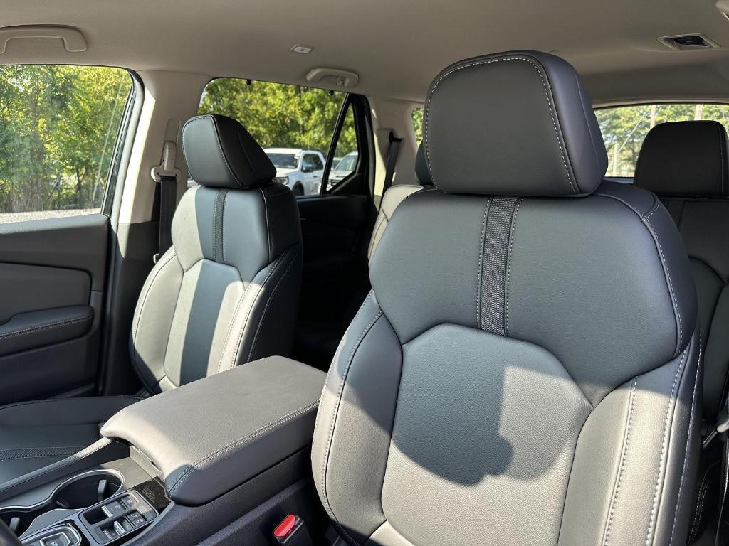 new 2025 Honda Pilot car, priced at $47,095