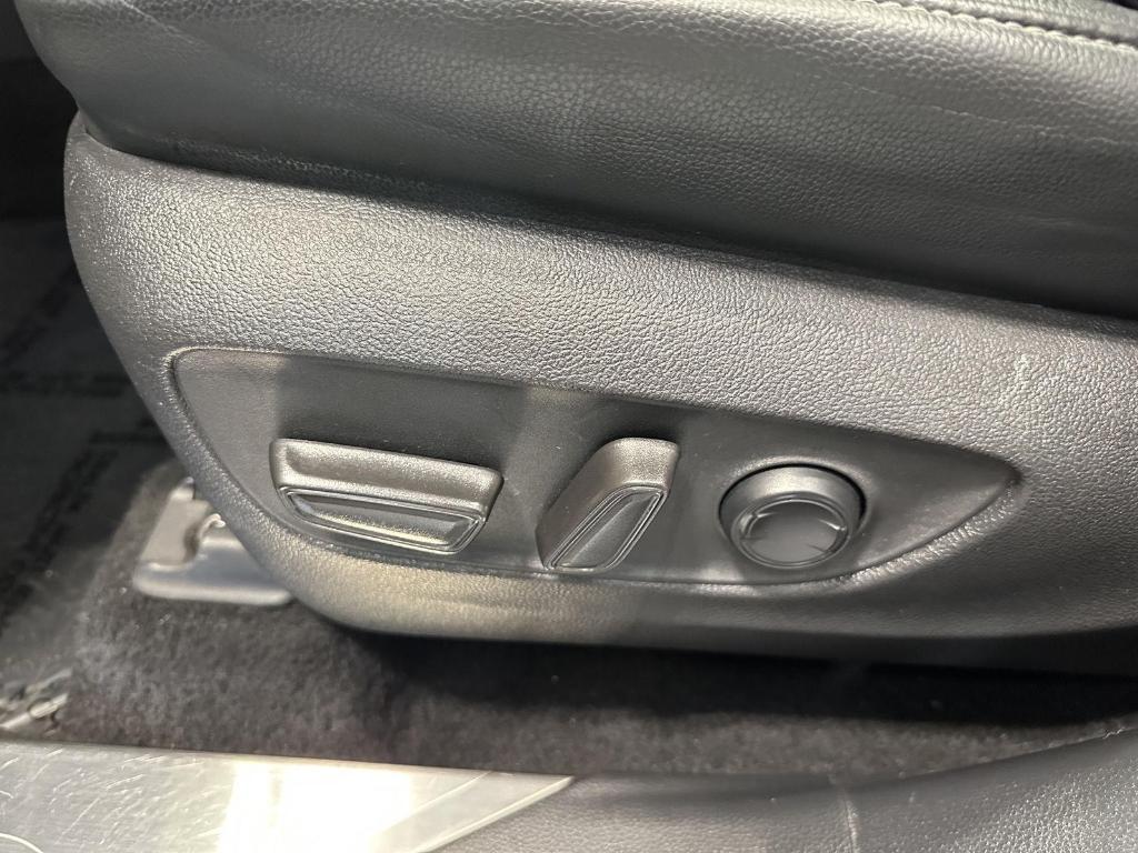 used 2022 Toyota Highlander car, priced at $38,995