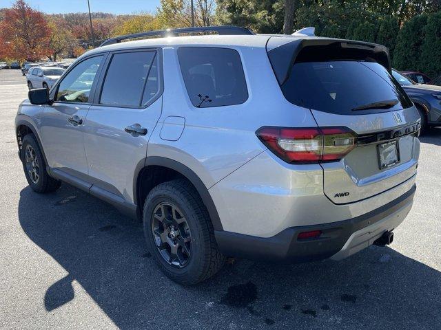 new 2025 Honda Pilot car, priced at $48,637