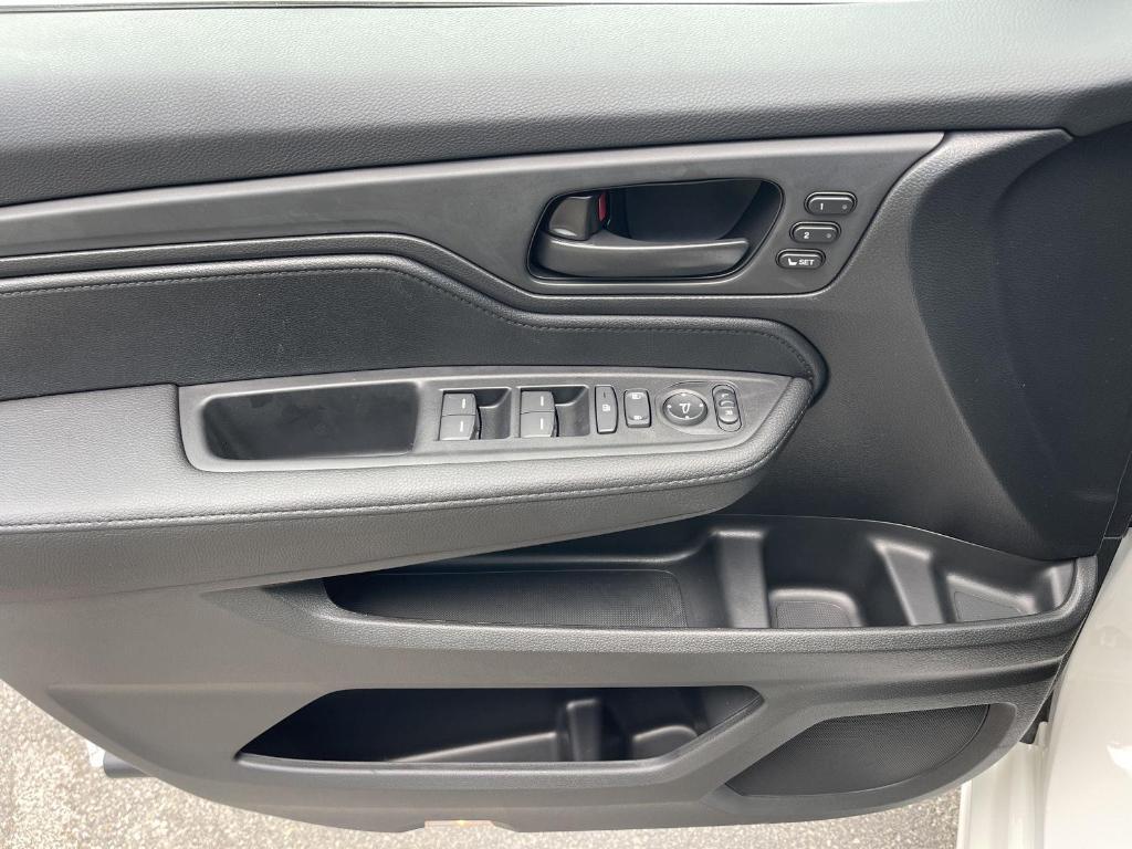 new 2026 Honda Odyssey car, priced at $45,800