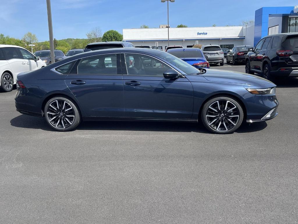 new 2025 Honda Accord Hybrid car, priced at $40,450