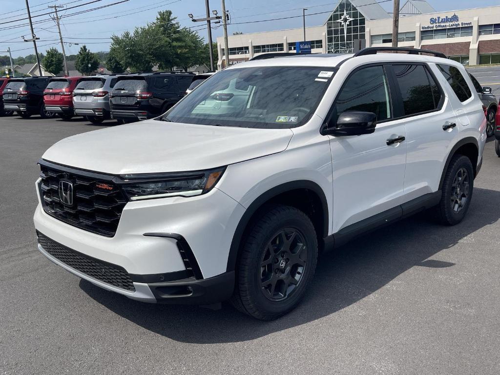 new 2025 Honda Pilot car, priced at $49,850