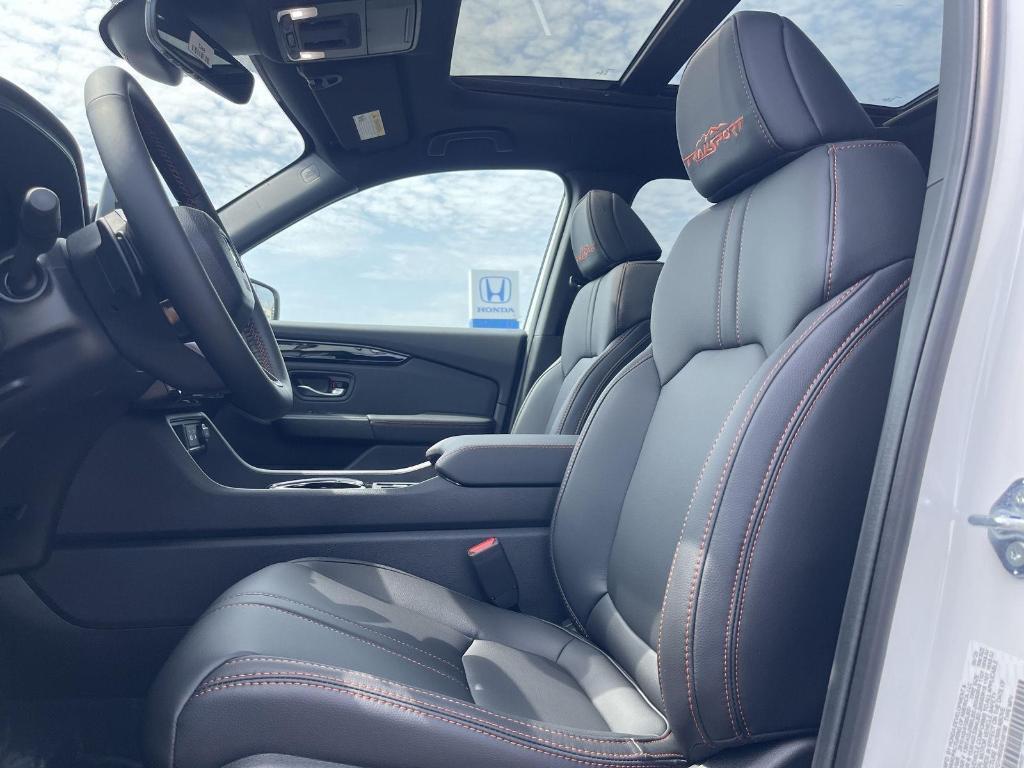 new 2025 Honda Pilot car, priced at $49,850
