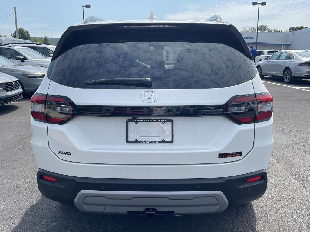 new 2025 Honda Pilot car, priced at $49,850