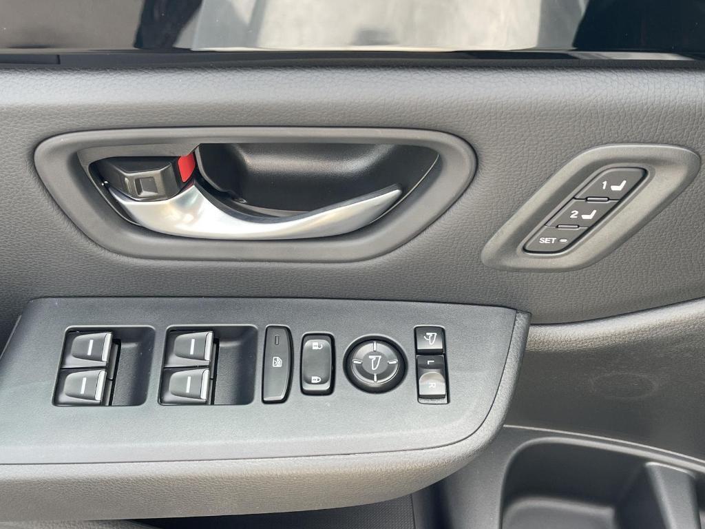 new 2025 Honda Pilot car, priced at $49,850