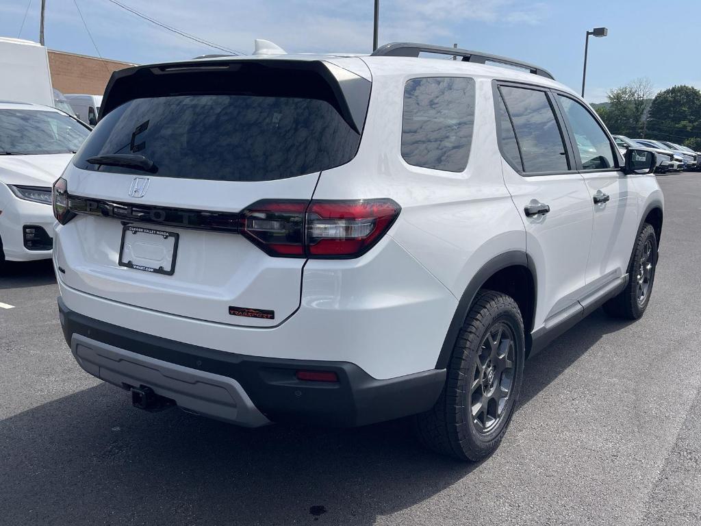 new 2025 Honda Pilot car, priced at $49,850