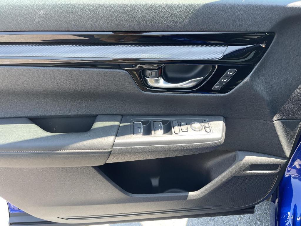 new 2025 Honda CR-V Hybrid car, priced at $42,950