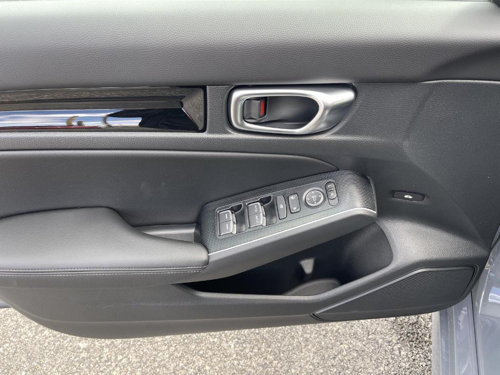 new 2025 Honda Civic Hybrid car, priced at $33,555