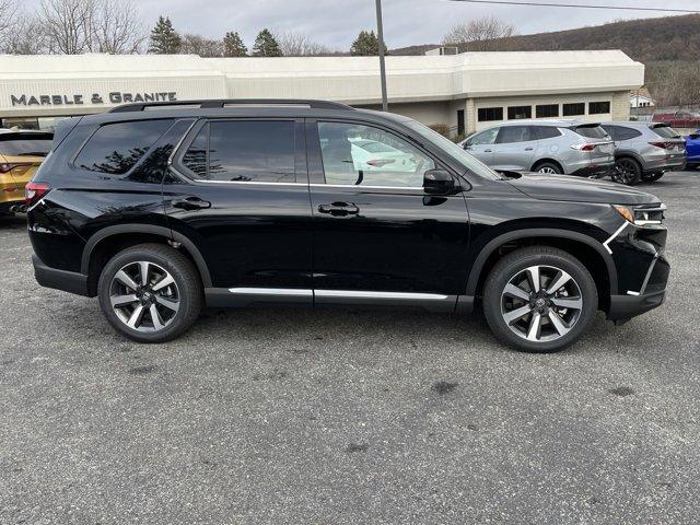 new 2025 Honda Pilot car, priced at $50,995