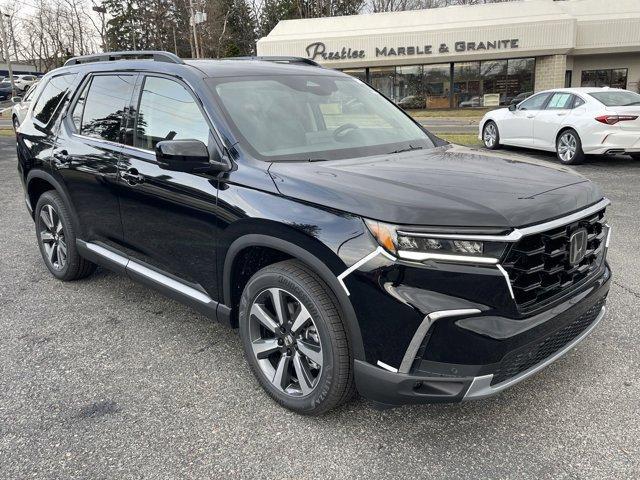 new 2025 Honda Pilot car, priced at $50,995