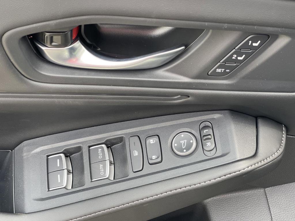 new 2025 Honda Accord Hybrid car, priced at $36,980