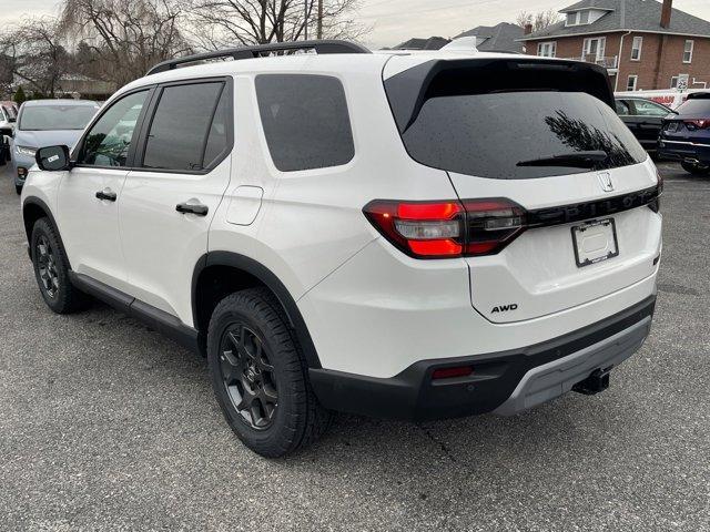 new 2025 Honda Pilot car, priced at $51,250