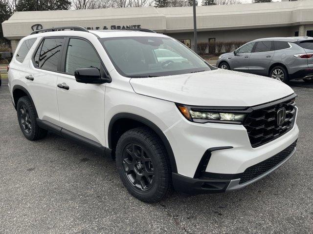 new 2025 Honda Pilot car, priced at $51,250