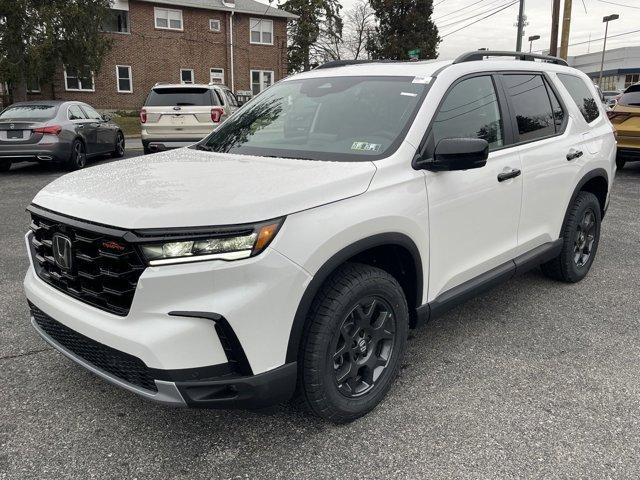 new 2025 Honda Pilot car, priced at $51,250