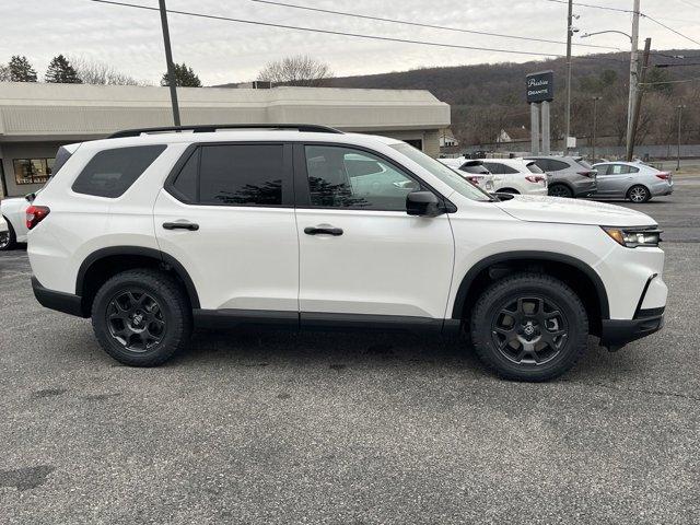 new 2025 Honda Pilot car, priced at $51,250