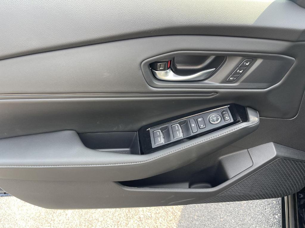 new 2025 Honda Accord Hybrid car, priced at $40,450