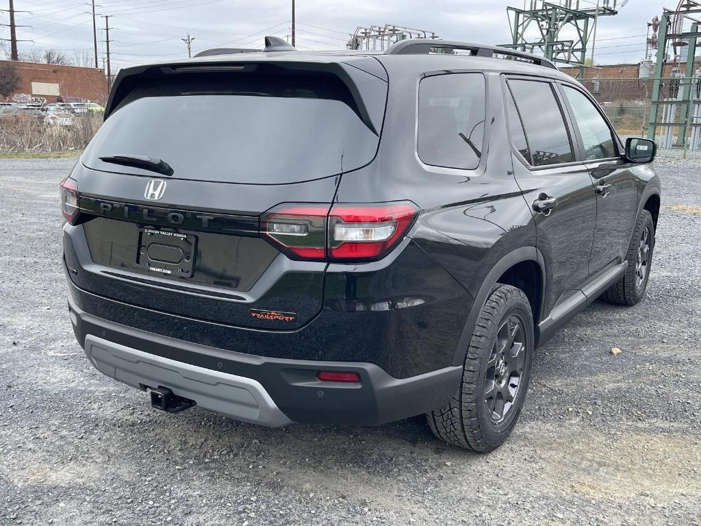 new 2025 Honda Pilot car, priced at $50,850