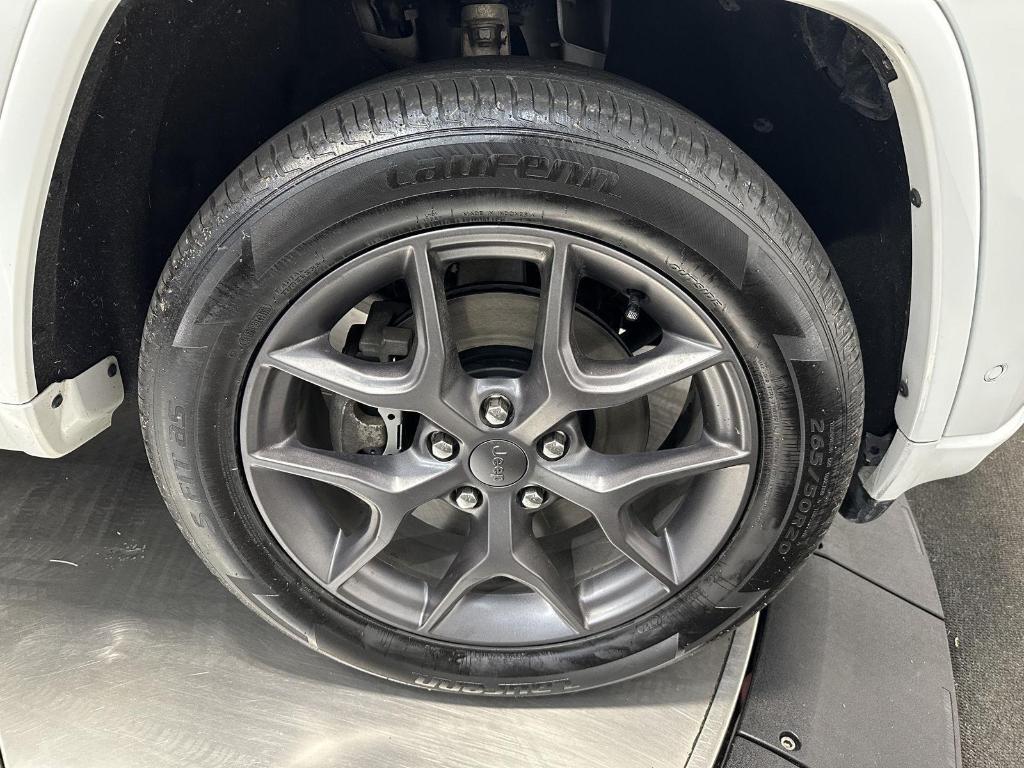 used 2021 Jeep Grand Cherokee car, priced at $27,595