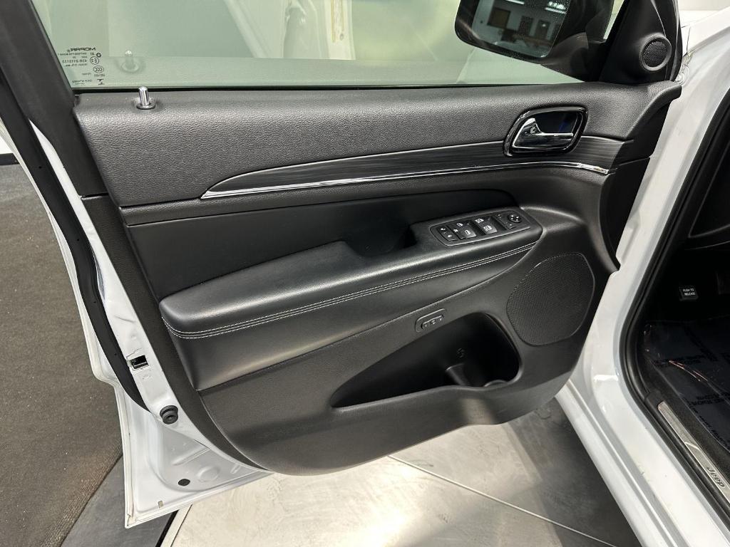 used 2021 Jeep Grand Cherokee car, priced at $27,595