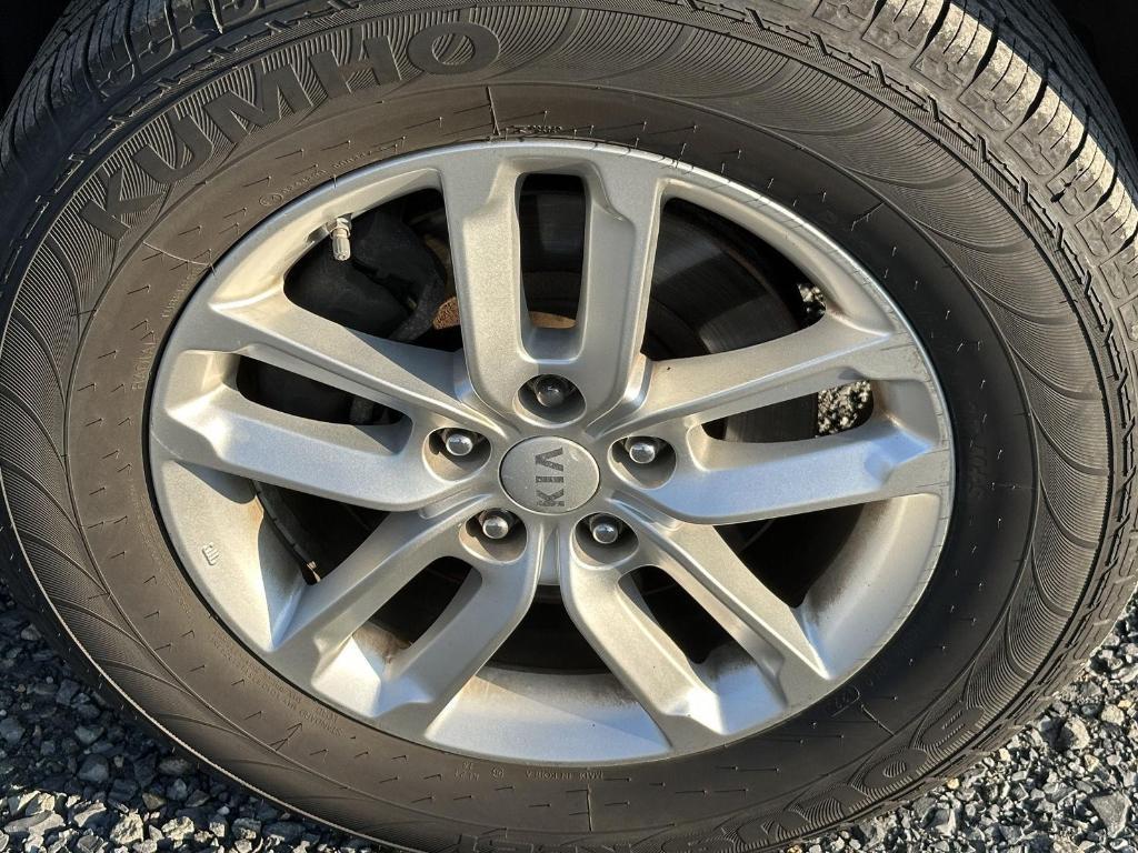 used 2015 Kia Sorento car, priced at $9,995