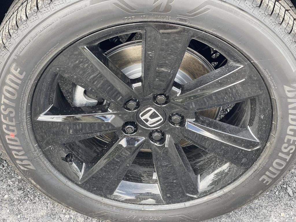 new 2025 Honda Pilot car, priced at $56,030