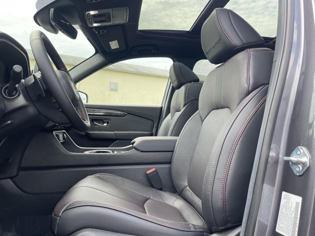 new 2025 Honda Pilot car, priced at $56,030