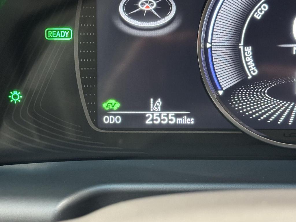 used 2025 Lexus ES 300h car, priced at $45,995