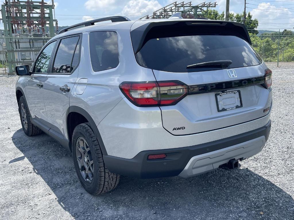 new 2025 Honda Pilot car, priced at $50,850