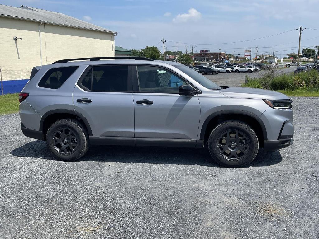 new 2025 Honda Pilot car, priced at $50,850