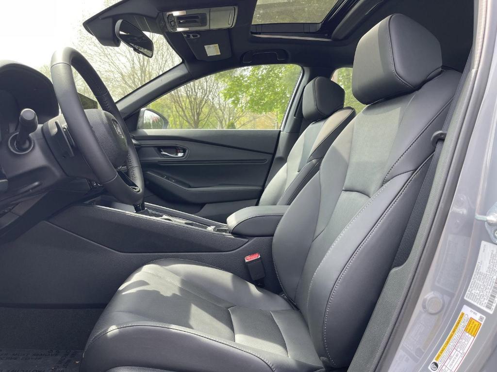 new 2025 Honda Accord Hybrid car, priced at $36,980