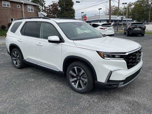 new 2025 Honda Pilot car, priced at $54,930