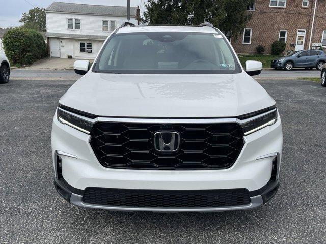 new 2025 Honda Pilot car, priced at $54,930