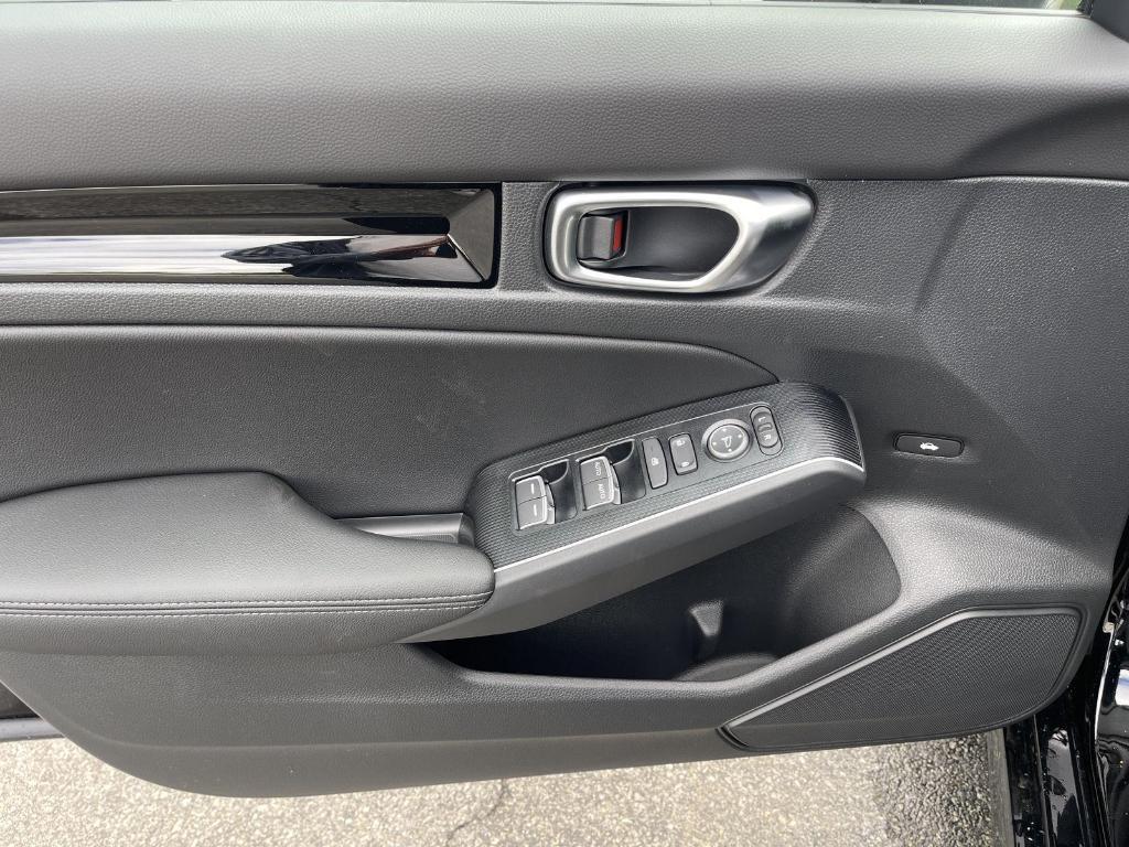 new 2025 Honda Civic Hybrid car, priced at $33,100