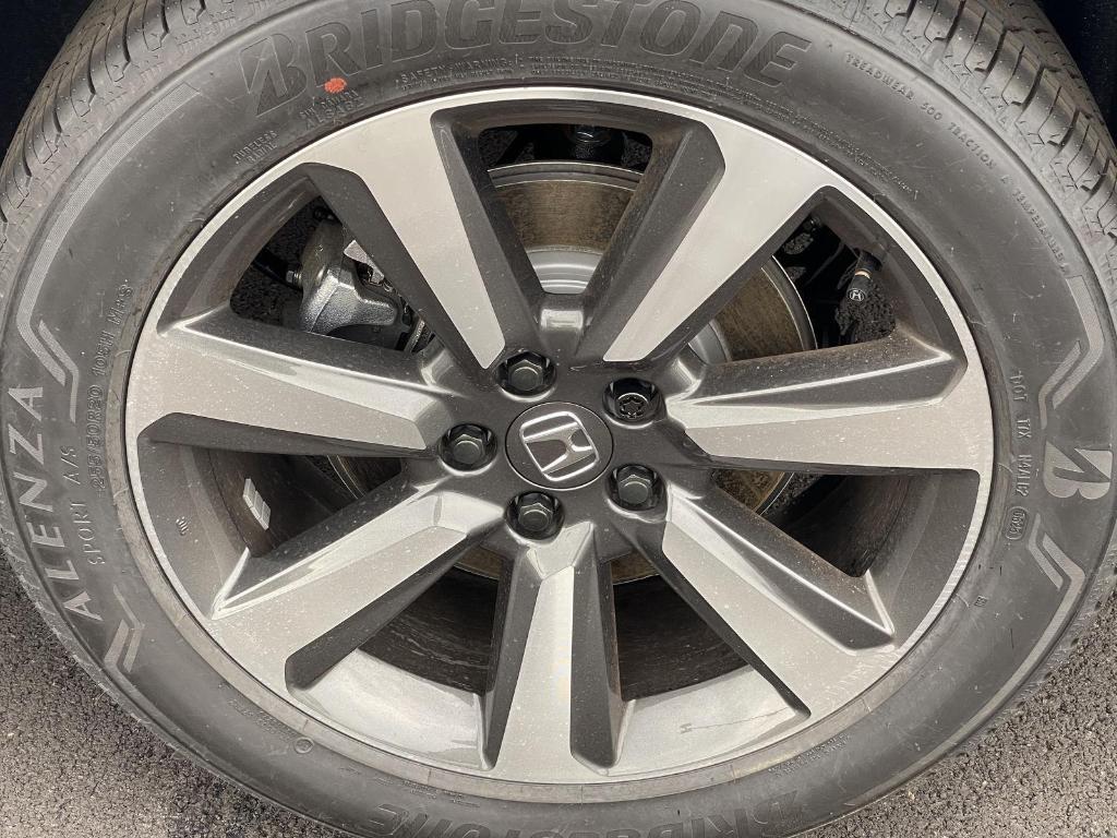 new 2025 Honda Pilot car, priced at $54,985