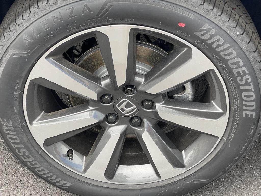 new 2025 Honda Pilot car, priced at $54,985