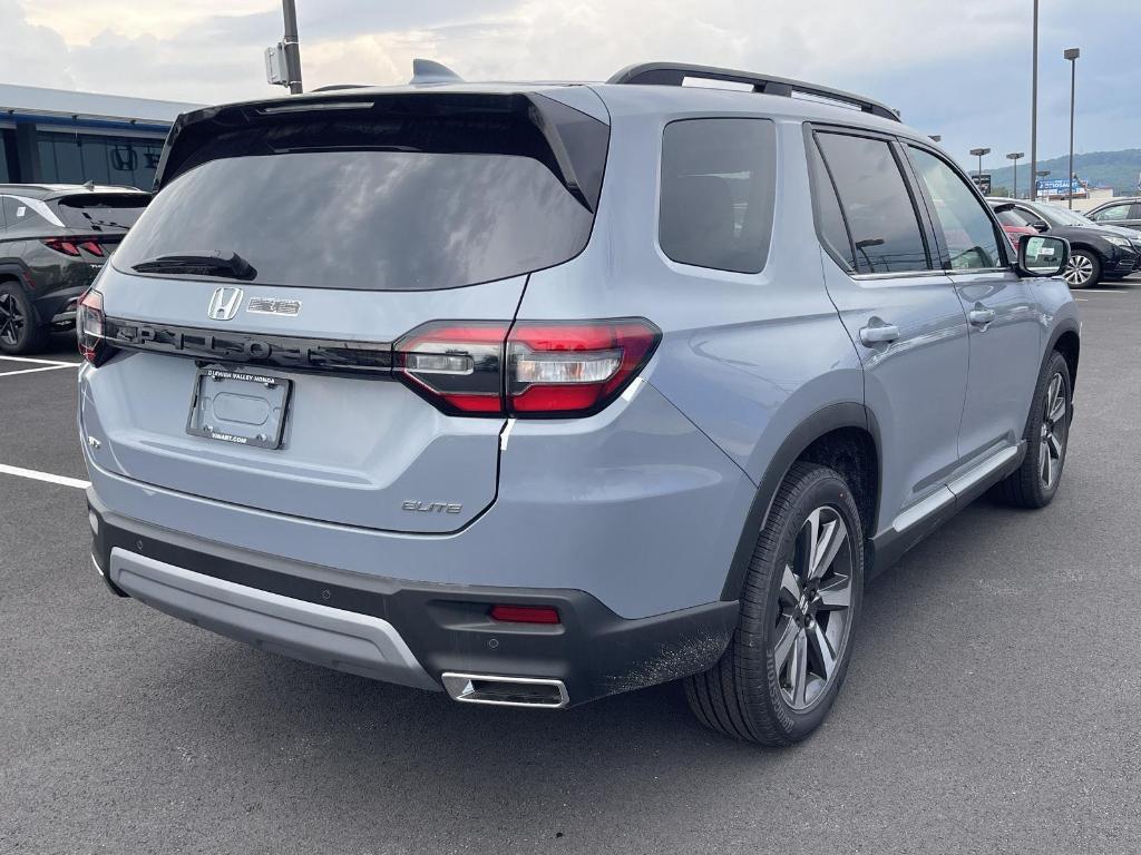 new 2025 Honda Pilot car, priced at $54,985