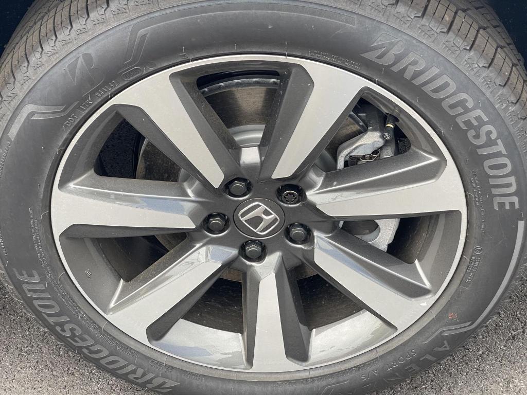 new 2025 Honda Pilot car, priced at $54,985