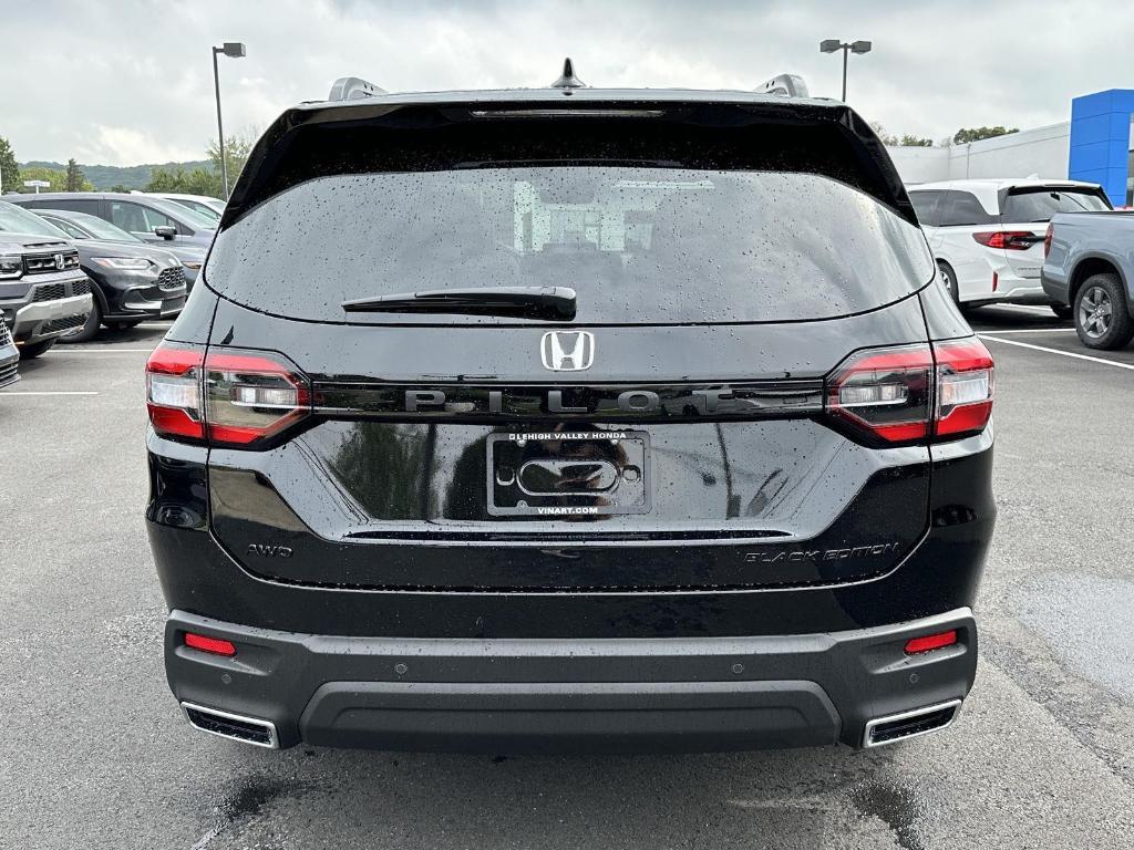 new 2025 Honda Pilot car, priced at $56,075
