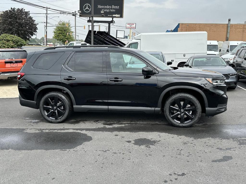 new 2025 Honda Pilot car, priced at $56,075