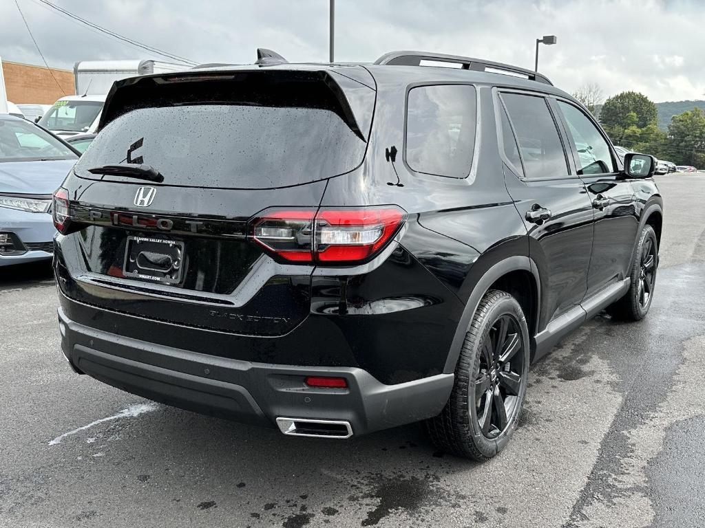 new 2025 Honda Pilot car, priced at $56,075