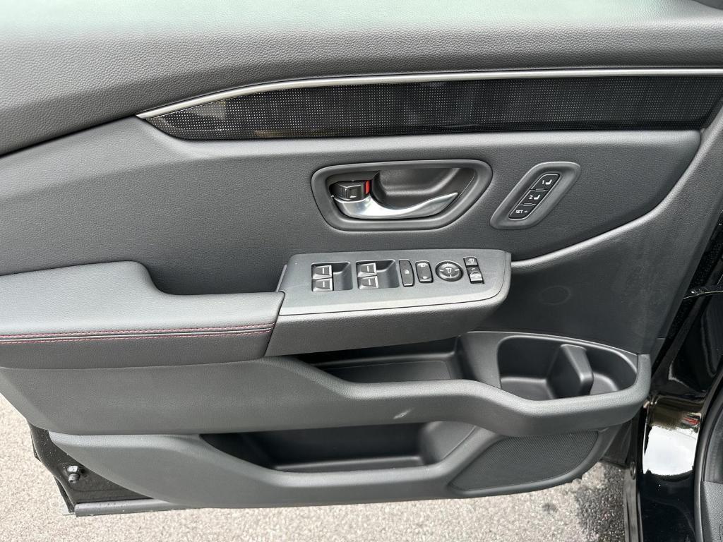 new 2025 Honda Pilot car, priced at $56,075