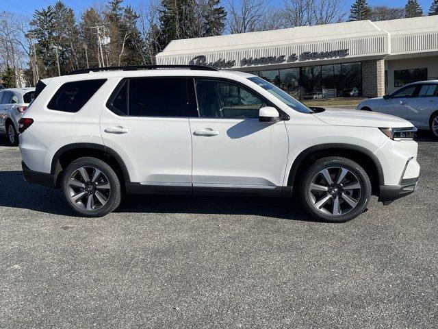 new 2025 Honda Pilot car, priced at $54,930