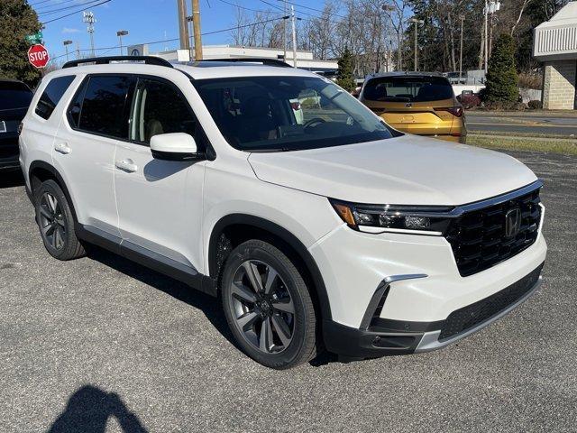 new 2025 Honda Pilot car, priced at $54,930