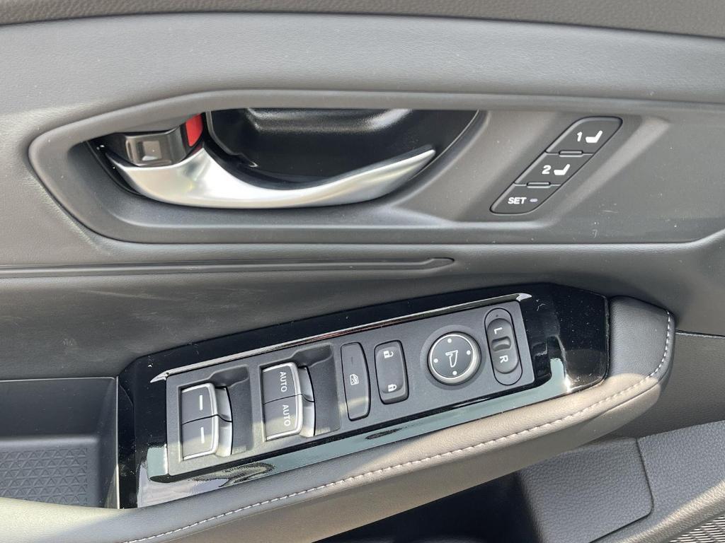 new 2025 Honda Accord Hybrid car, priced at $40,905