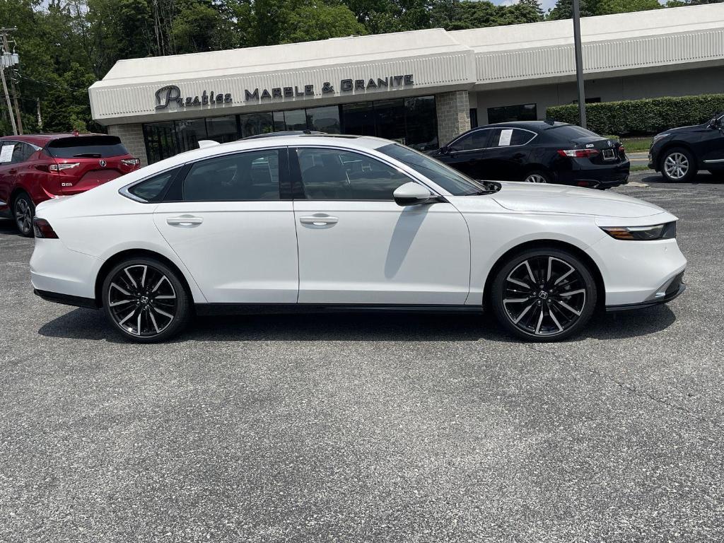 new 2025 Honda Accord Hybrid car, priced at $40,905