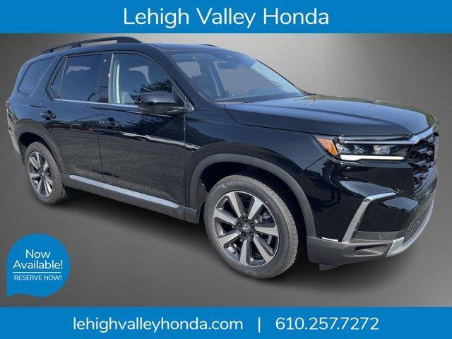 new 2025 Honda Pilot car, priced at $50,695