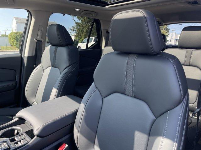 new 2025 Honda Pilot car, priced at $50,695