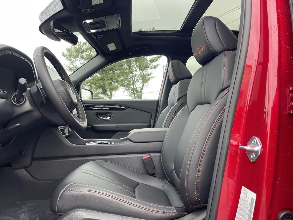 new 2025 Honda Pilot car, priced at $51,305